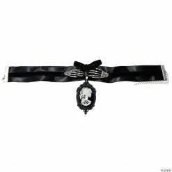 Cameo Hand Velvet Choker