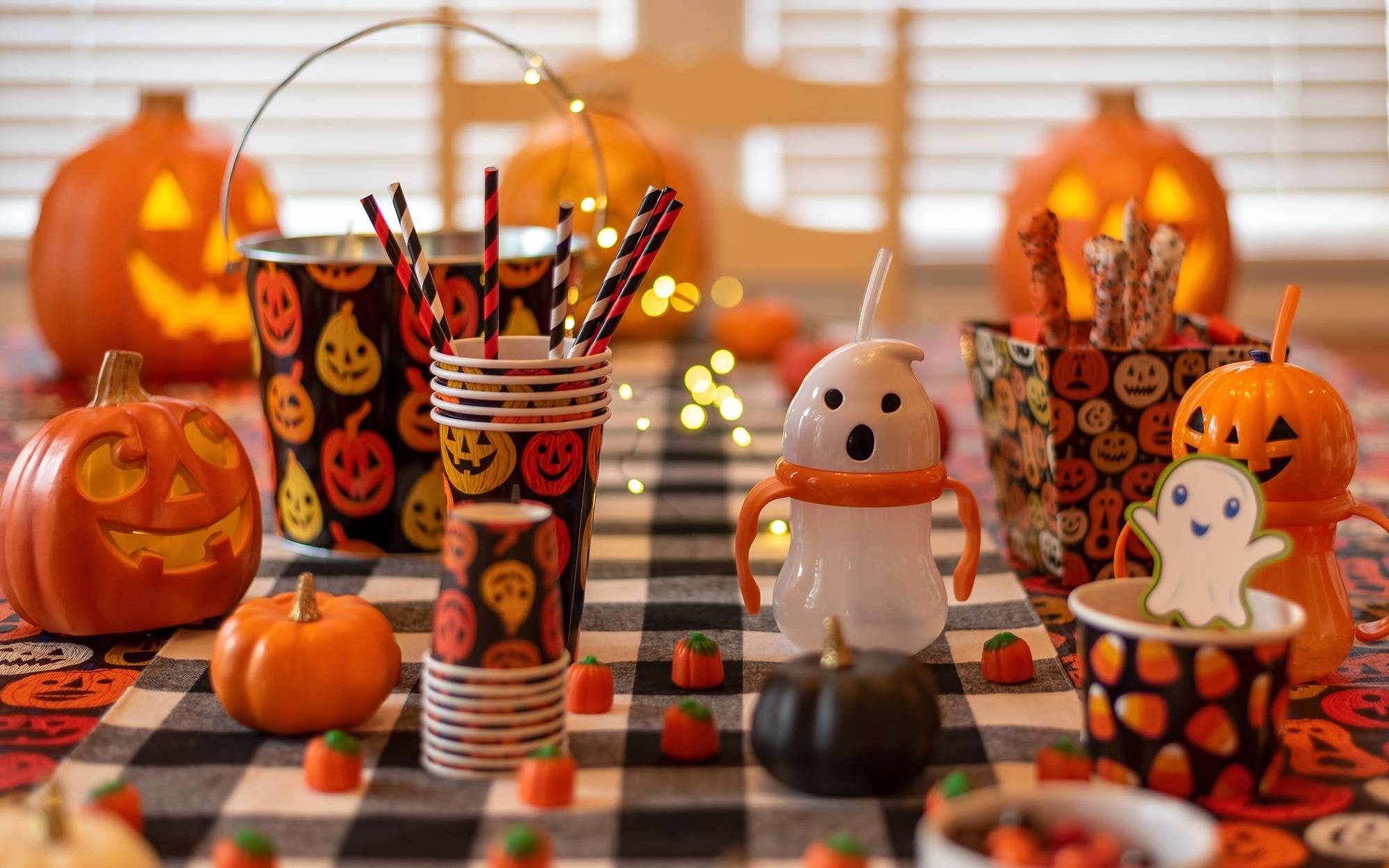 Halloween Costumes Trunk or Treat Shop -Halloween Costumes Trunk or Treat Shop Pumpkins and Party supplies on table AdobeStock 379242089 960x600 86580422